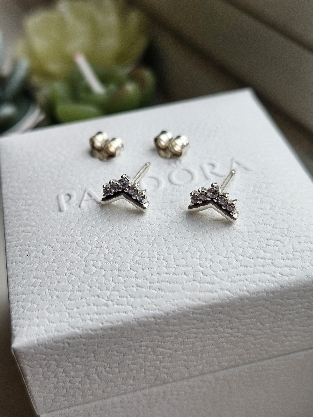Pandora Tiara Wishbone Studs